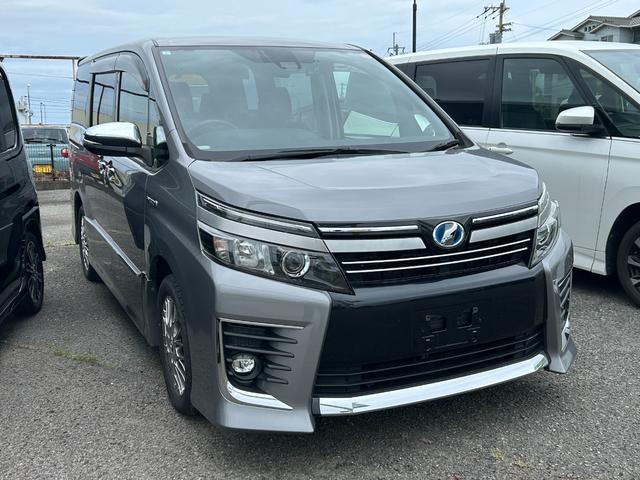 TOYOTA VOXY HYBRID ZS KIRAMEKI II