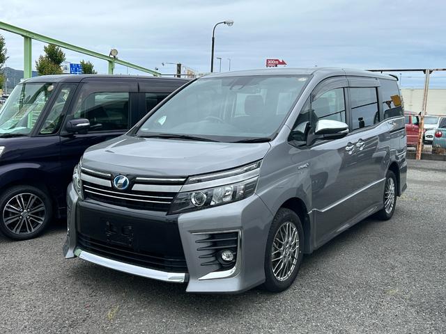 TOYOTA VOXY HYBRID ZS KIRAMEKI II