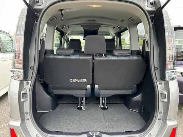 TOYOTA VOXY HYBRID ZS KIRAMEKI II