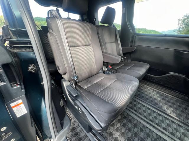TOYOTA VOXY ZS