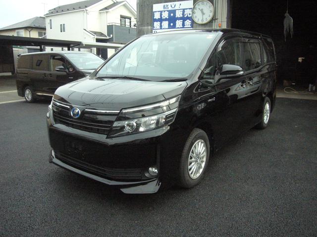 TOYOTA VOXY HYBRID V