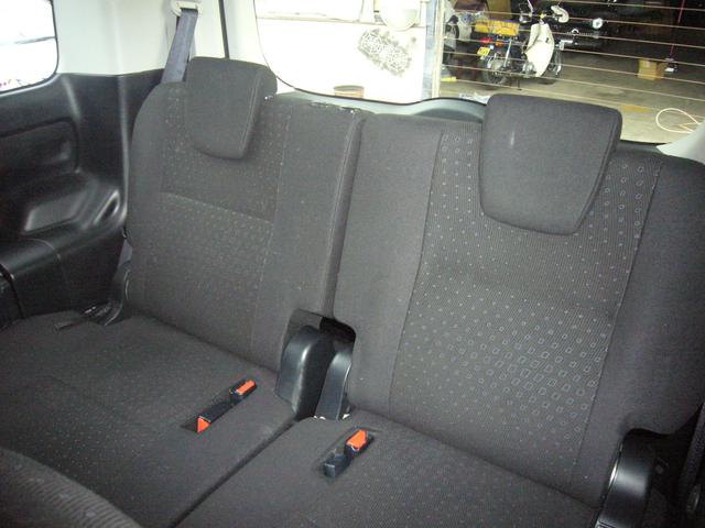 TOYOTA VOXY HYBRID V