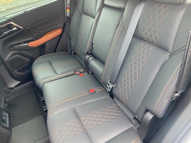 MITSUBISHI OUTLANDER PHEV P